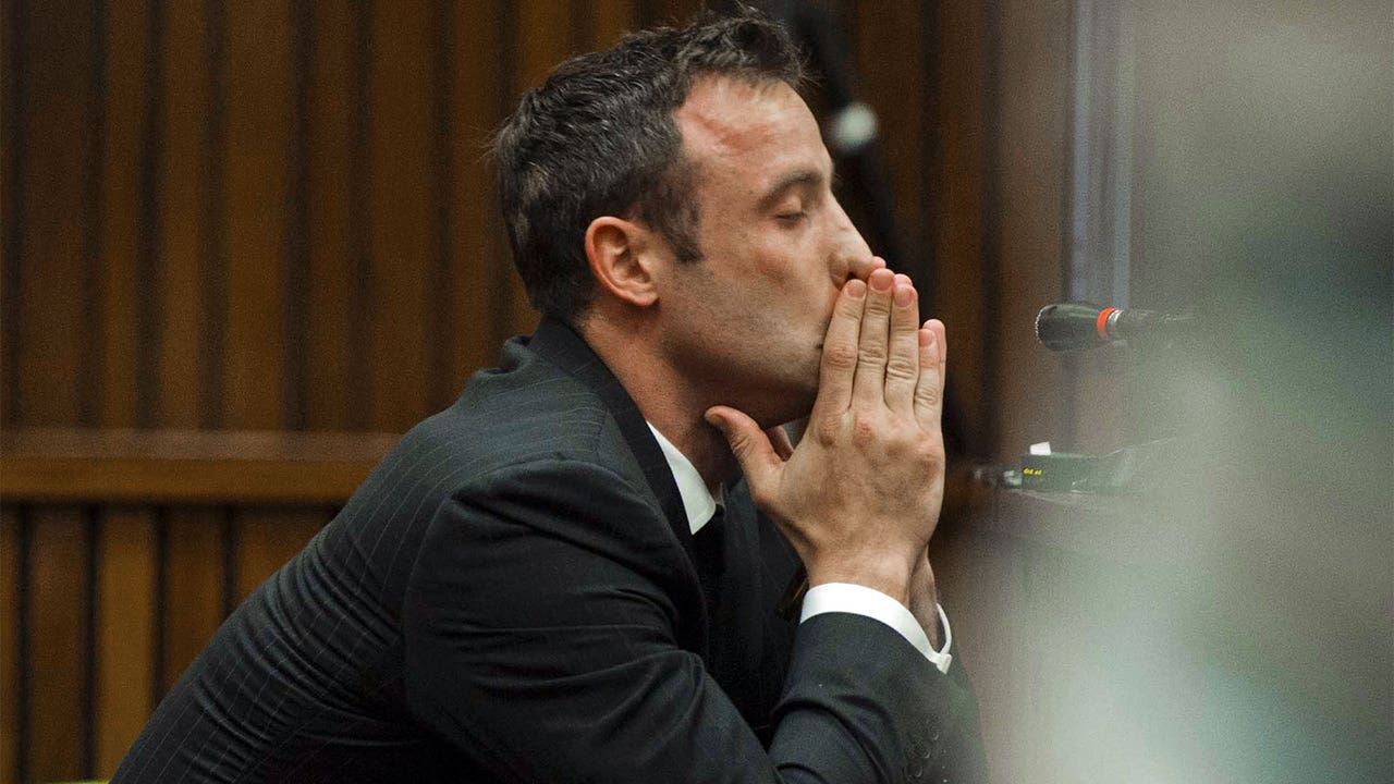 Crime scene detailed as Pistorius' lawyer alleges missteps in investigation